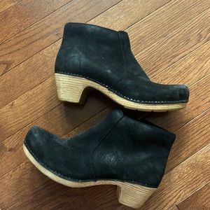 Dansko bootie 38